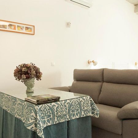 Apartamentos Rg Hospital Valme Sevilla Kültér fotó