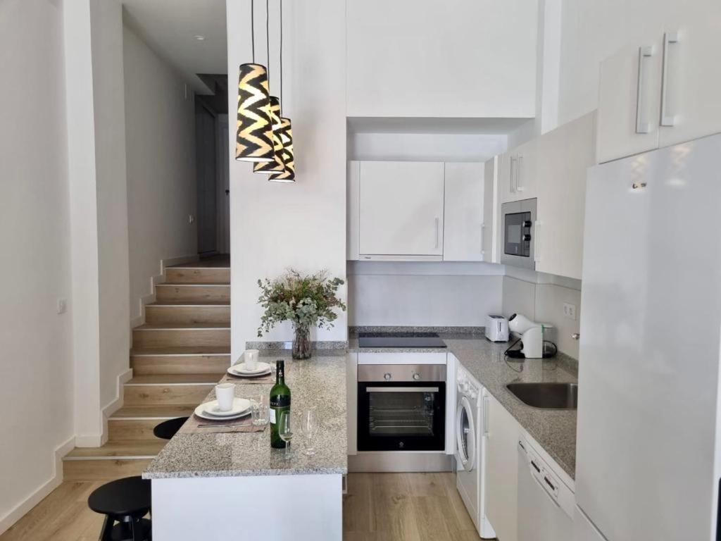 Apartamentos Rg Hospital Valme Sevilla Kültér fotó