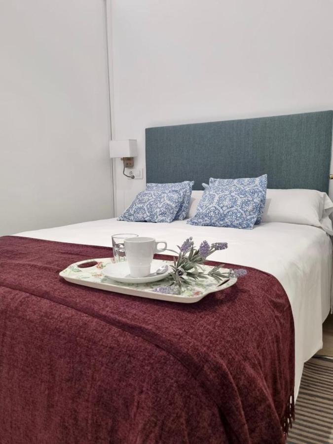 Apartamentos Rg Hospital Valme Sevilla Kültér fotó