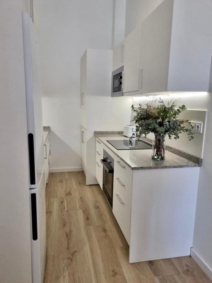 Apartamentos Rg Hospital Valme Sevilla Kültér fotó