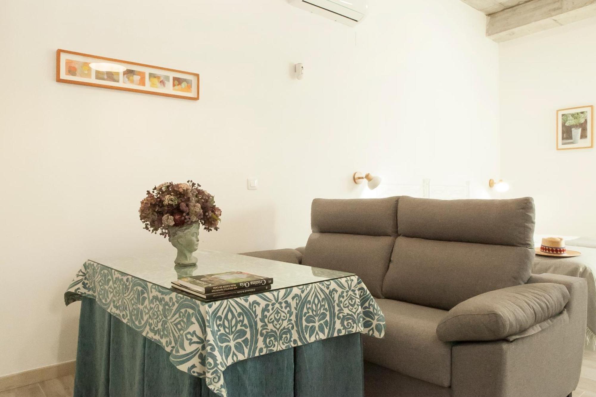 Apartamentos Rg Hospital Valme Sevilla Kültér fotó