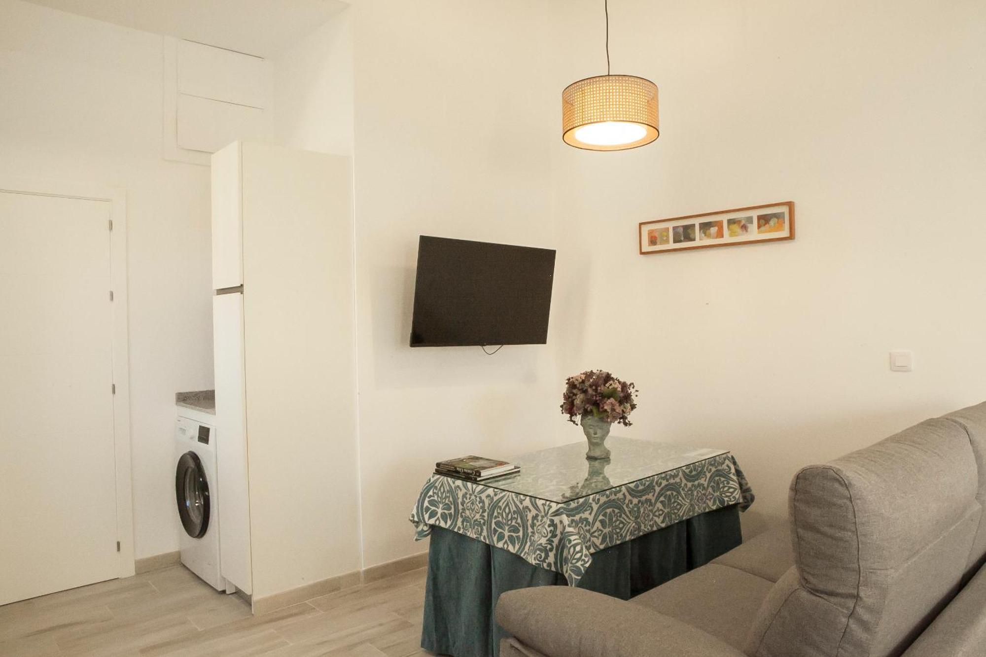 Apartamentos Rg Hospital Valme Sevilla Kültér fotó