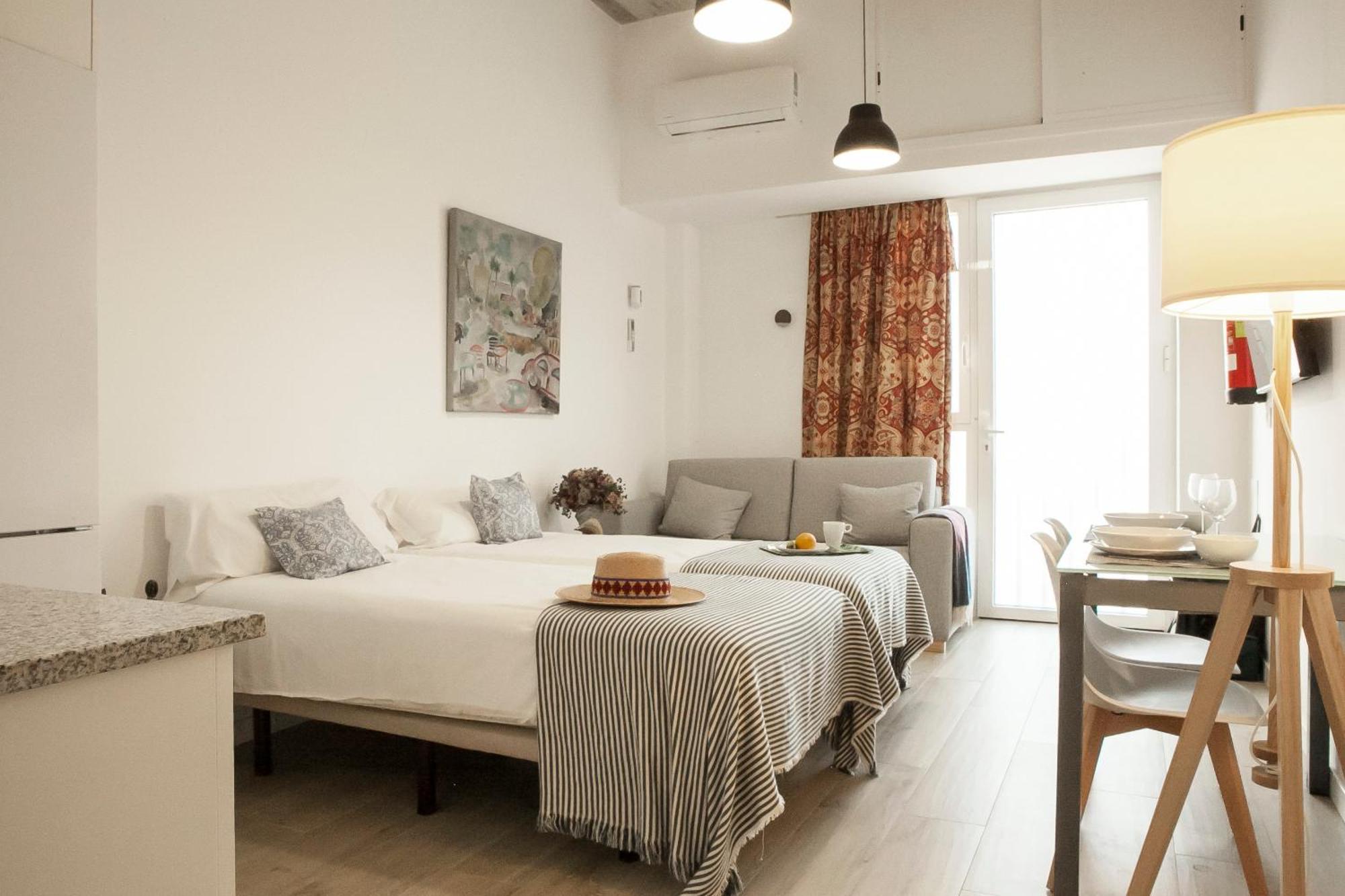 Apartamentos Rg Hospital Valme Sevilla Kültér fotó