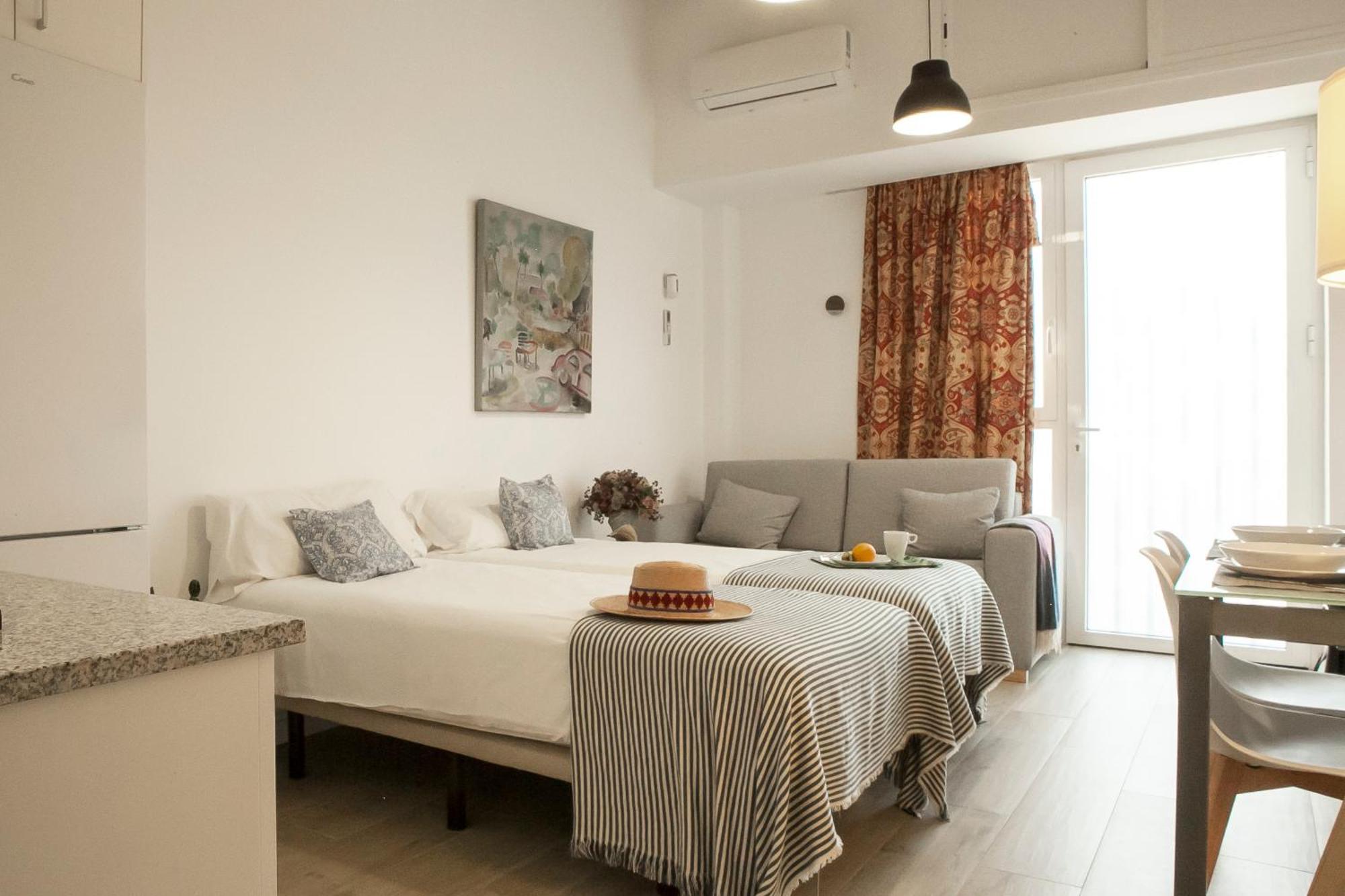 Apartamentos Rg Hospital Valme Sevilla Kültér fotó